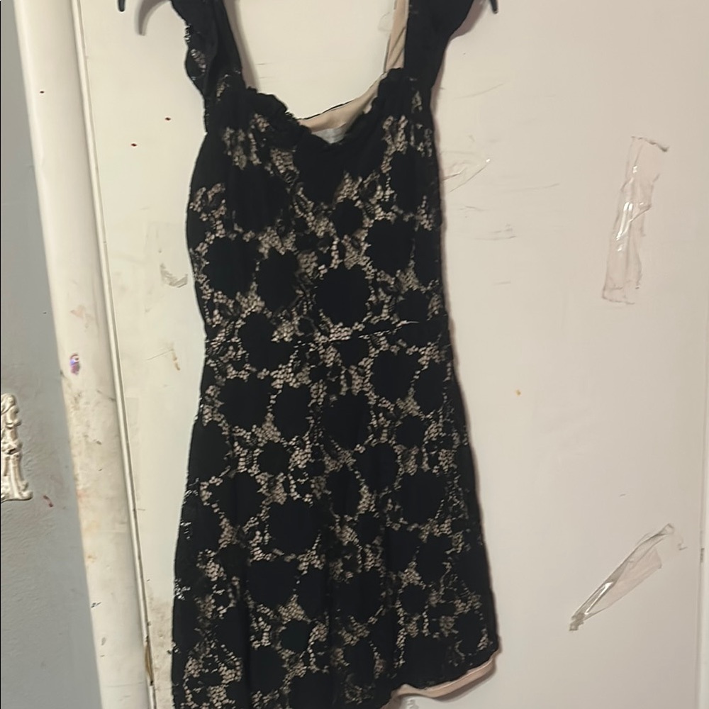 Elegant Black and Cream Lace Dress